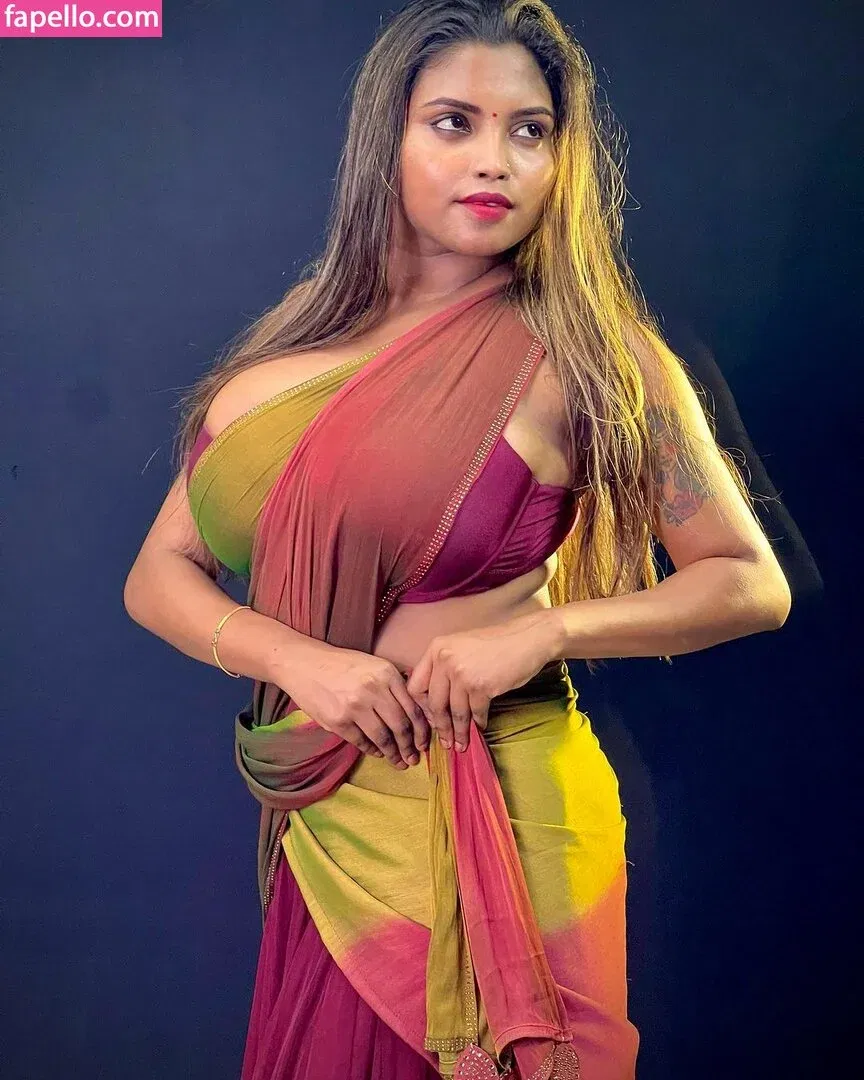 Elakkiya Rajendran Onlyfans Photo Gallery 