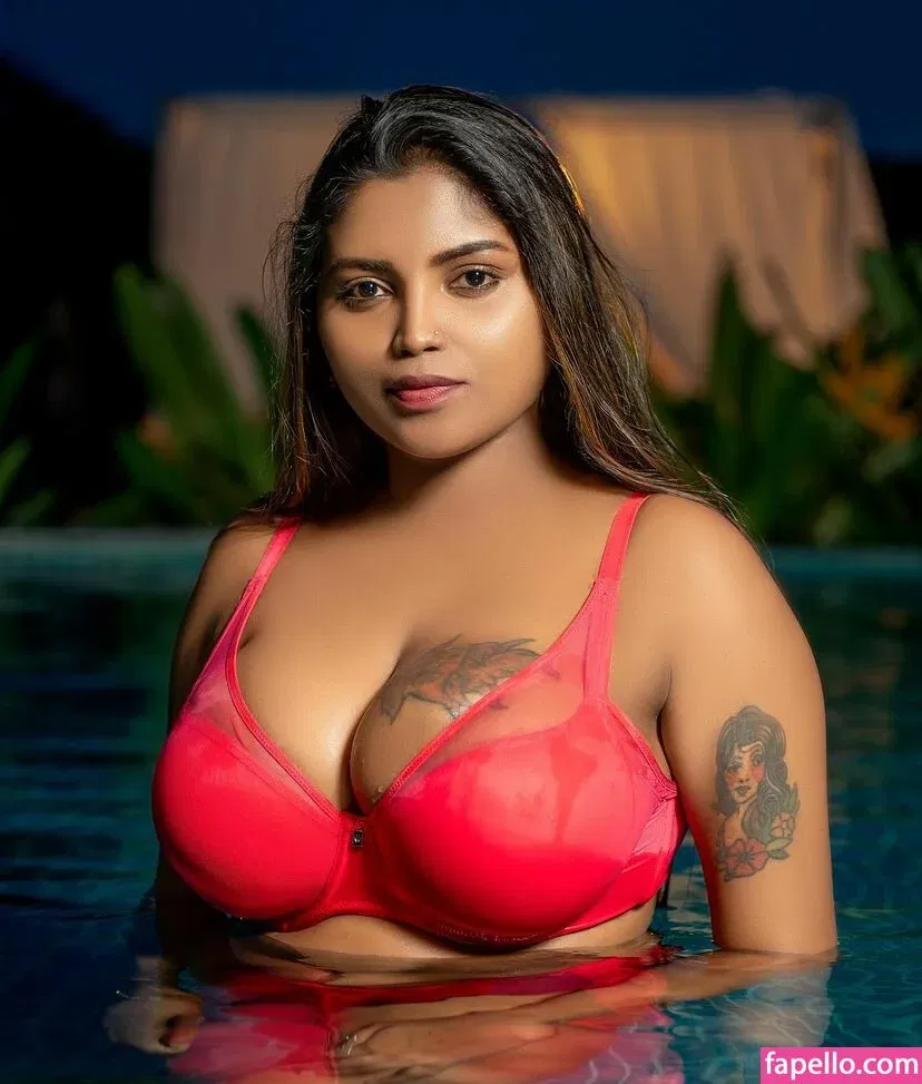 Elakkiya Rajendran Onlyfans Photo Gallery 