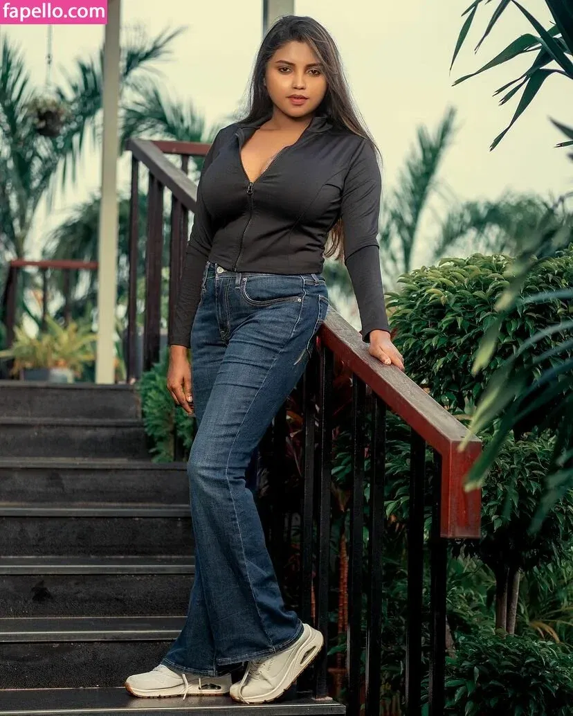 Elakkiya Rajendran Onlyfans Photo Gallery 