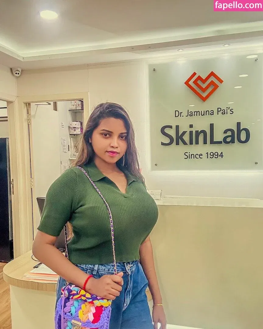 Elakkiya Rajendran Onlyfans Photo Gallery 