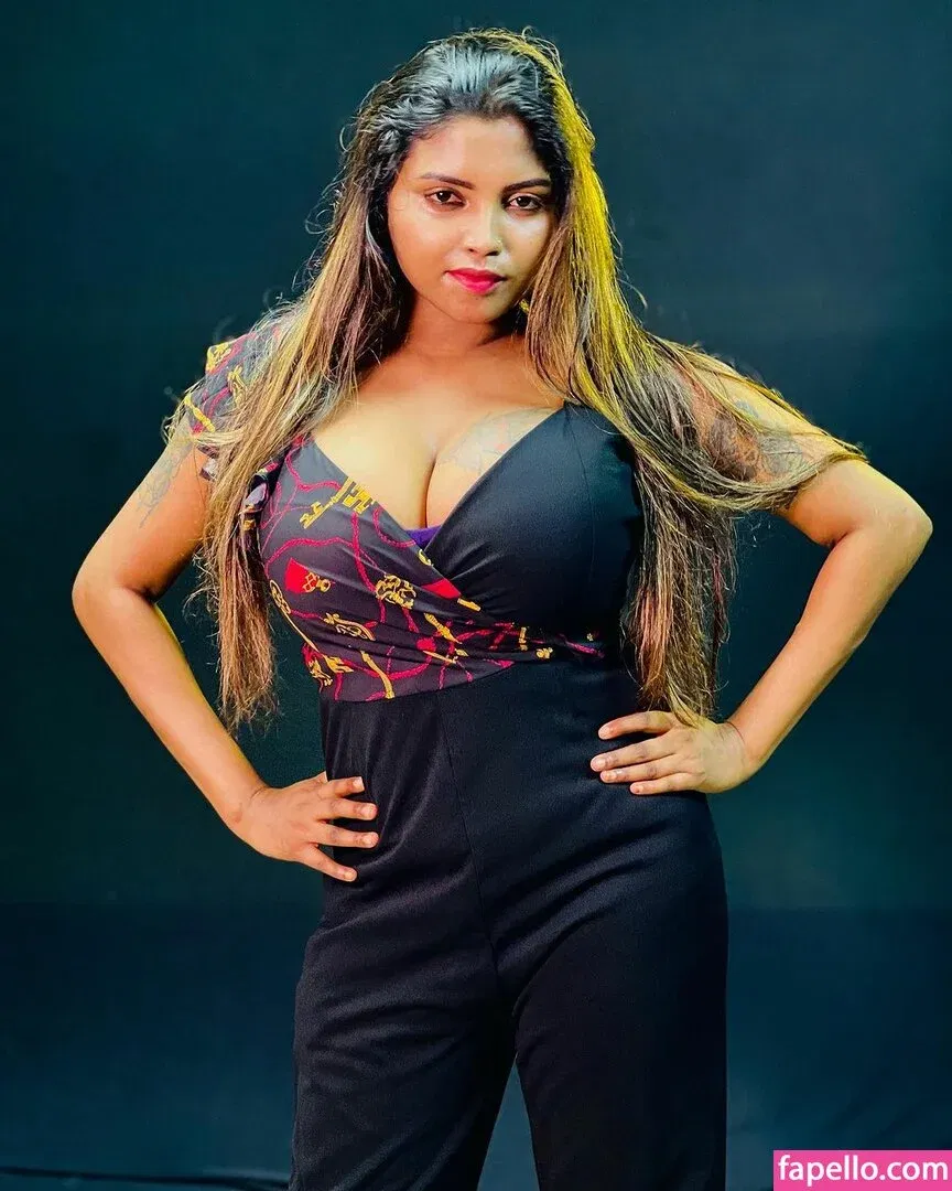 Elakkiya Rajendran Onlyfans Photo Gallery 