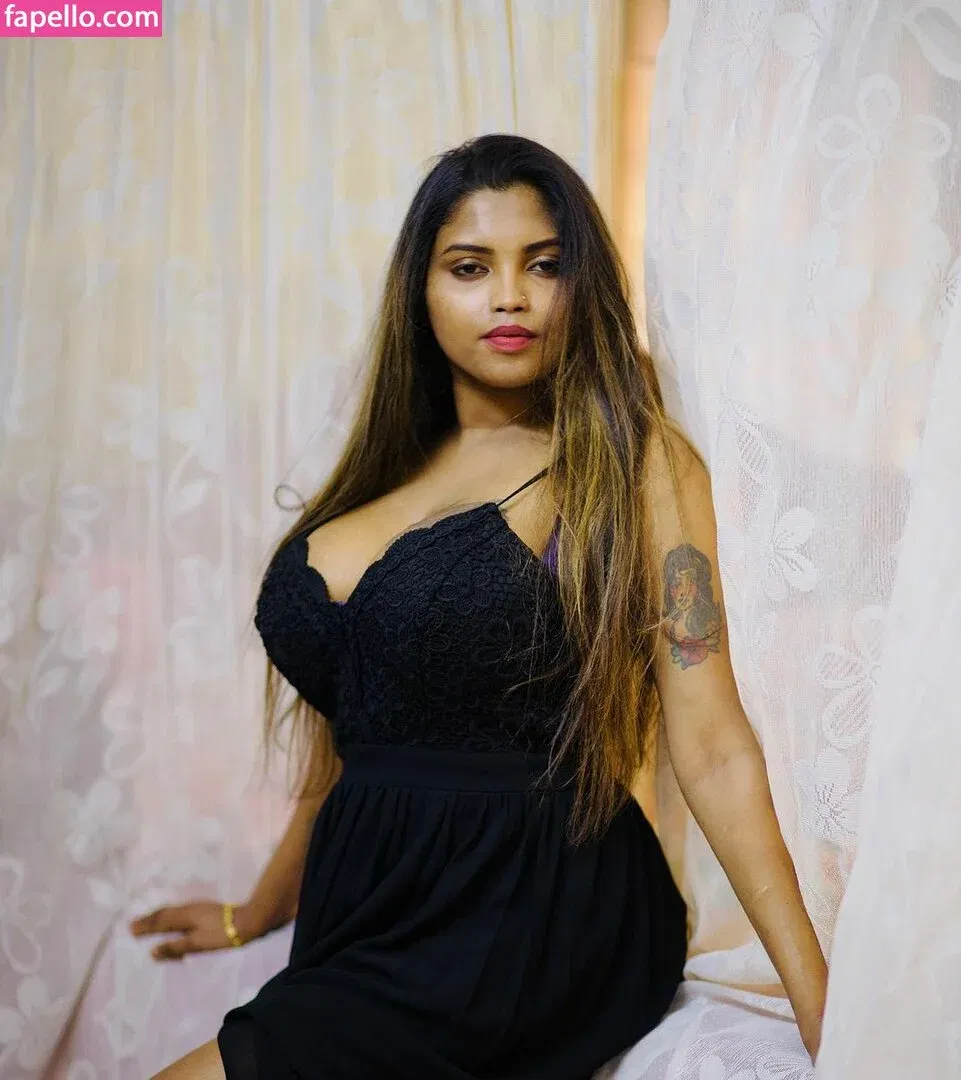 Elakkiya Rajendran Onlyfans Photo Gallery 