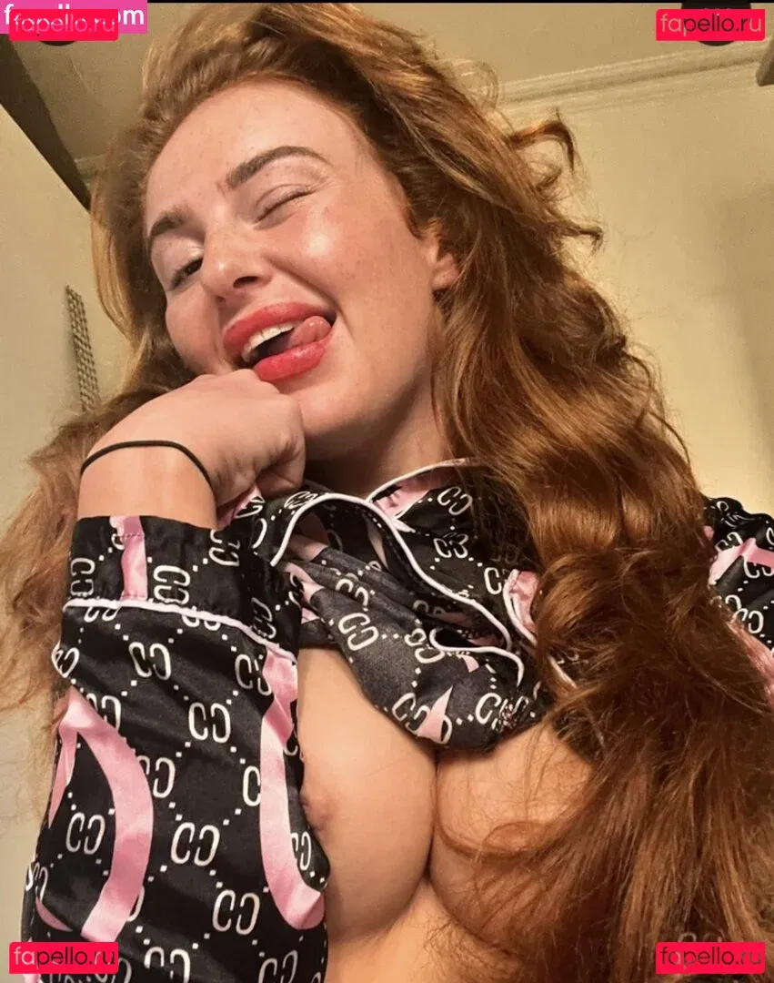 sexyredharper Onlyfans Photo Gallery 