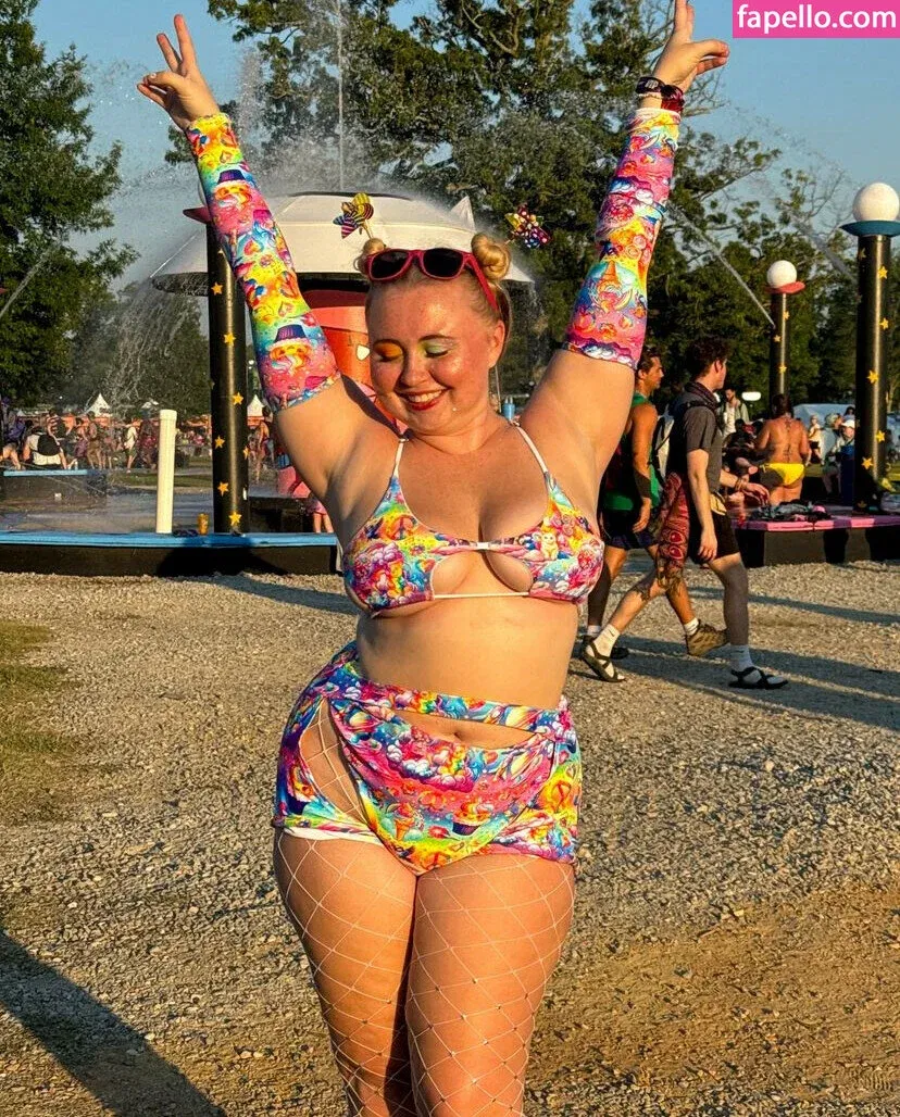 Niki Peacock Onlyfans Photo Gallery 