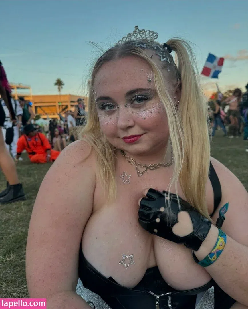 Niki Peacock Onlyfans Photo Gallery 