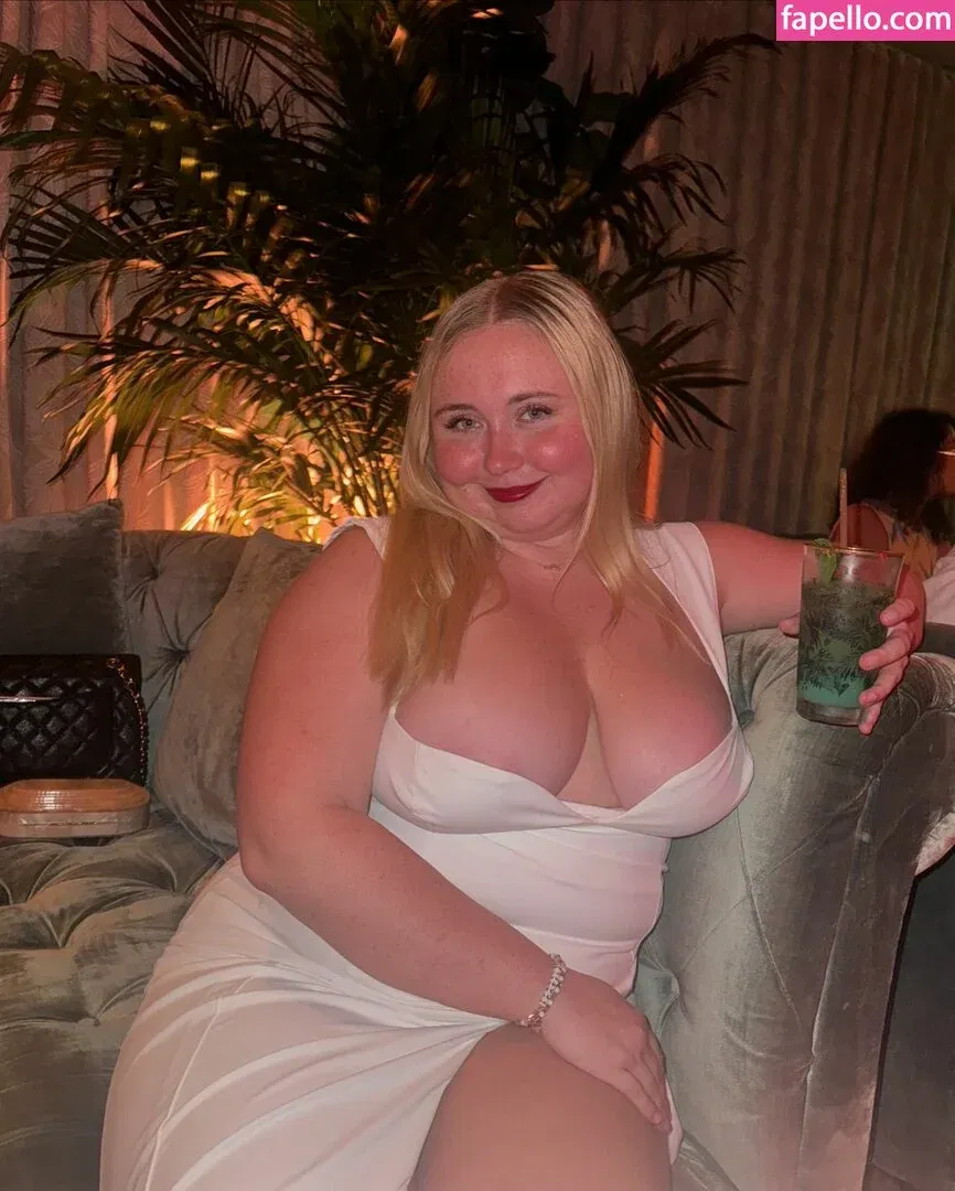 Niki Peacock Onlyfans Photo Gallery 