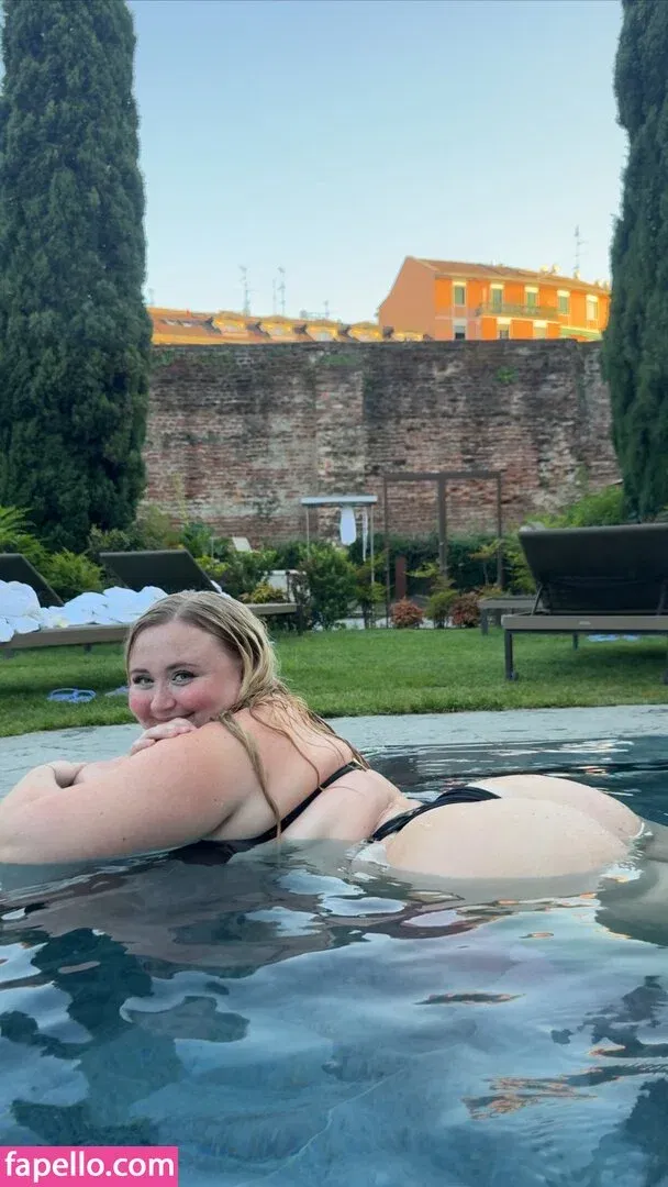 Niki Peacock Onlyfans Photo Gallery 