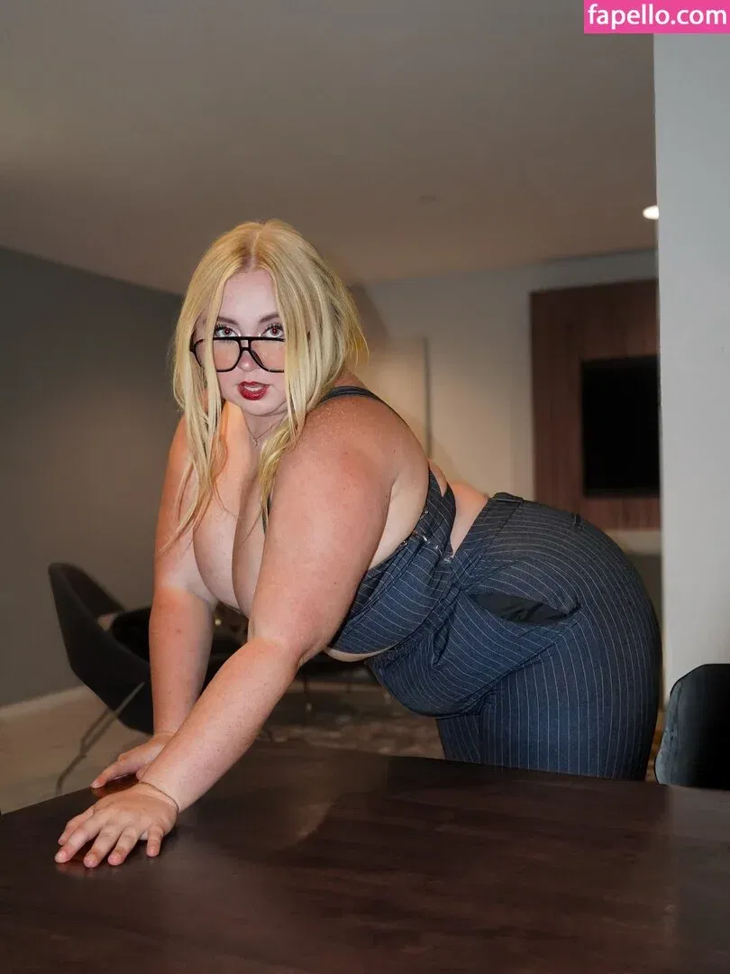 Niki Peacock Onlyfans Photo Gallery 