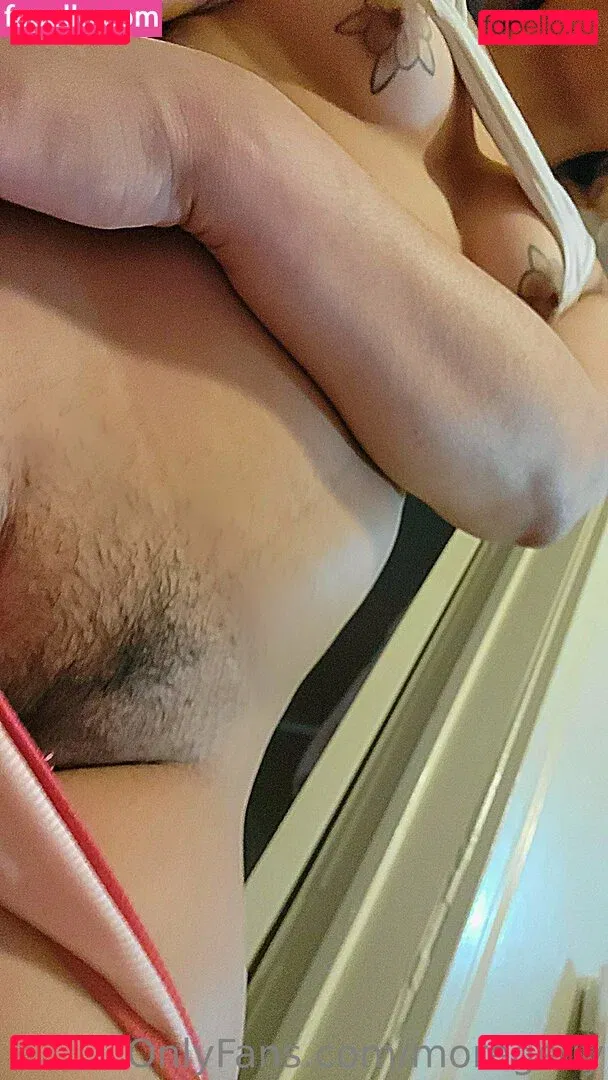 moregelly Onlyfans Photo Gallery 