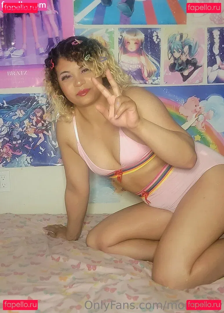 moregelly Onlyfans Photo Gallery 