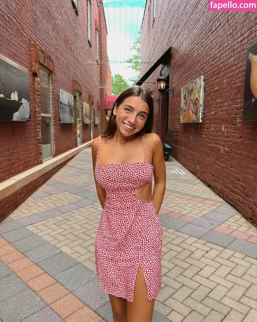 Ellie Dobleske Onlyfans Photo Gallery 