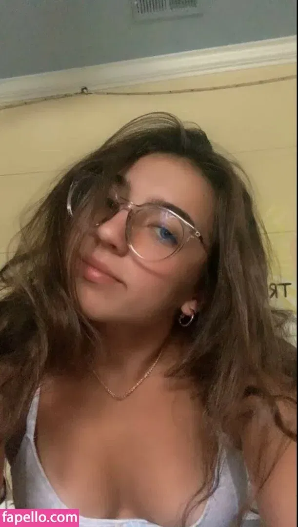 Ellie Dobleske Onlyfans Photo Gallery 