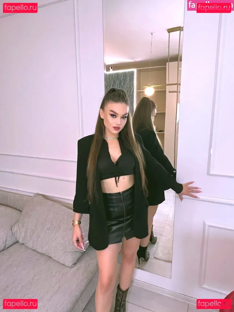 Renata Onlyfans Photo Gallery 