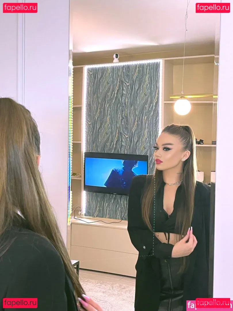 Renata Onlyfans Photo Gallery 