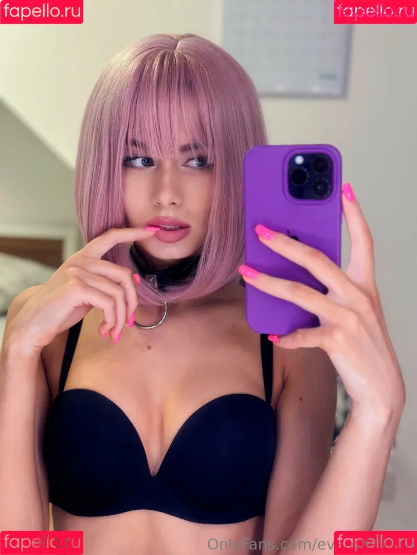 evamoorevip Onlyfans Photo Gallery 