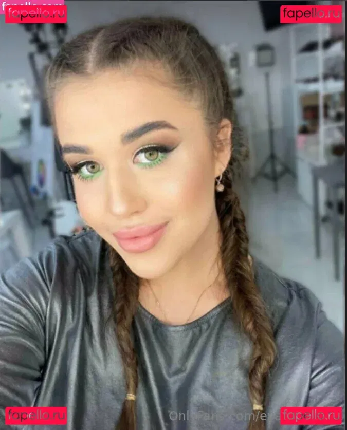 evamoorevip Onlyfans Photo Gallery 