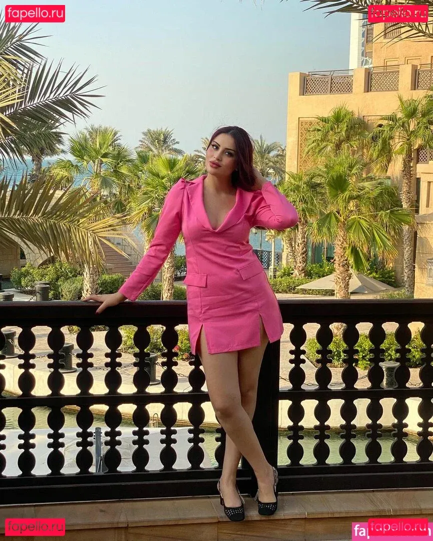 Sawssen Mbarek Onlyfans Photo Gallery 