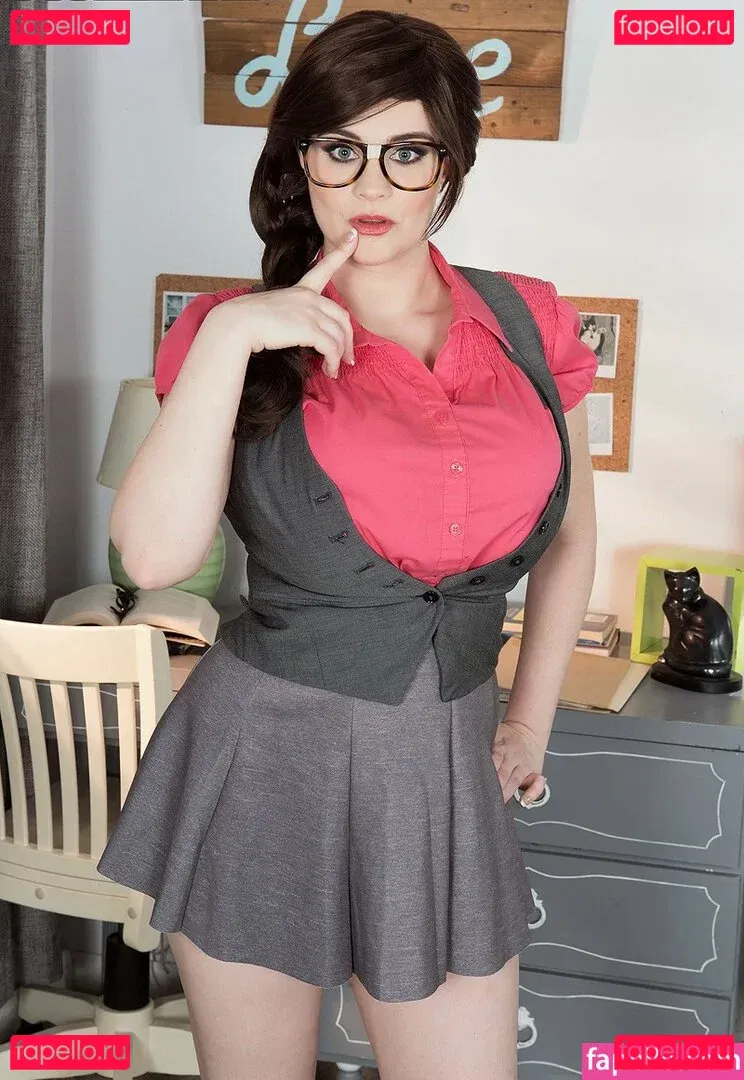 Tiggle Bitties Onlyfans Photo Gallery 