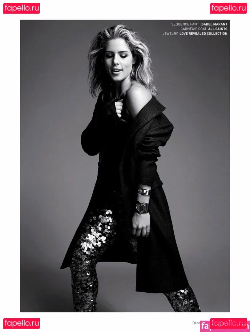 Emily Bett Rickards Onlyfans Photo Gallery 