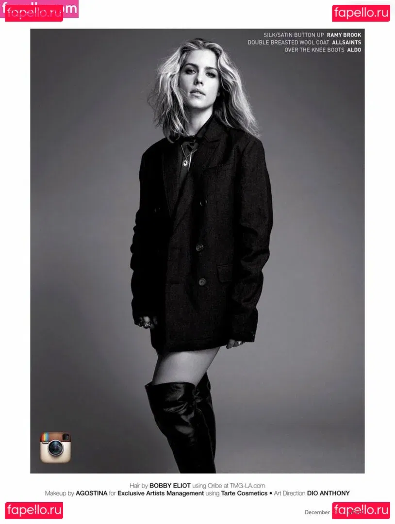 Emily Bett Rickards Onlyfans Photo Gallery 