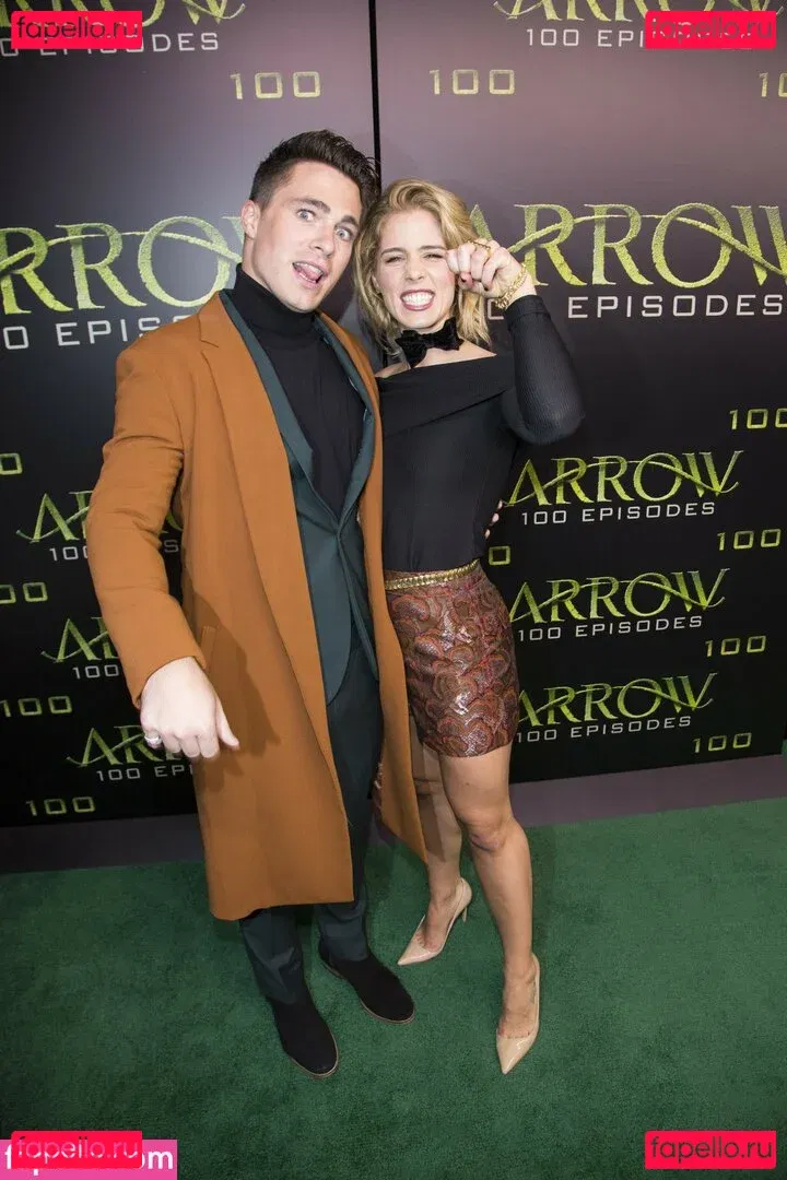 Emily Bett Rickards Onlyfans Photo Gallery 