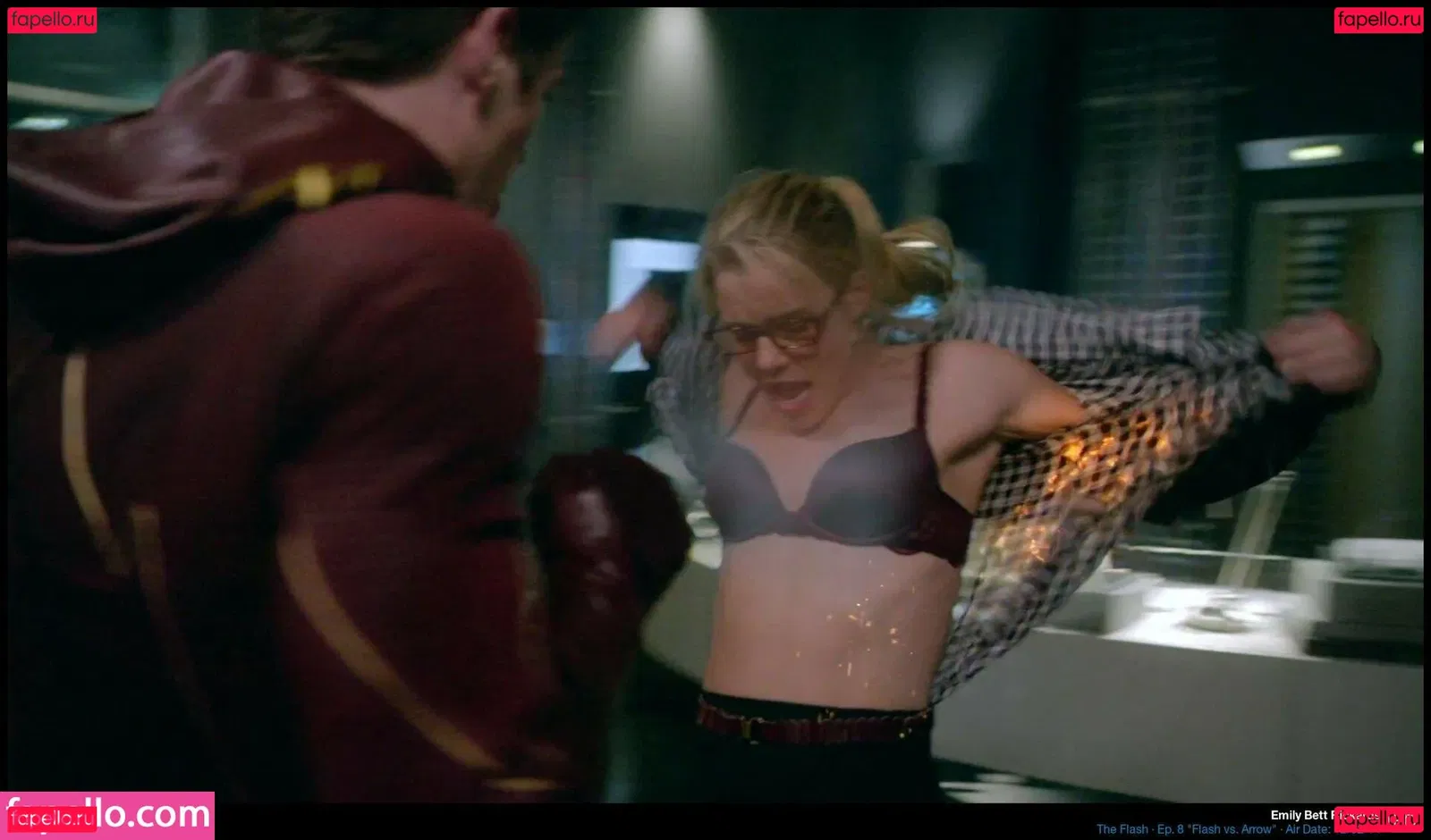 Emily Bett Rickards Onlyfans Photo Gallery 