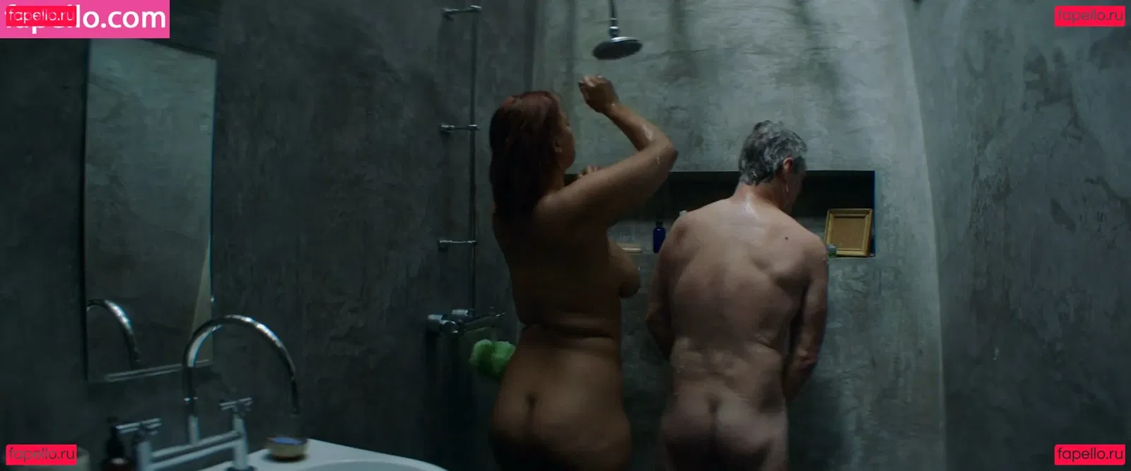 Emily Bett Rickards Onlyfans Photo Gallery 