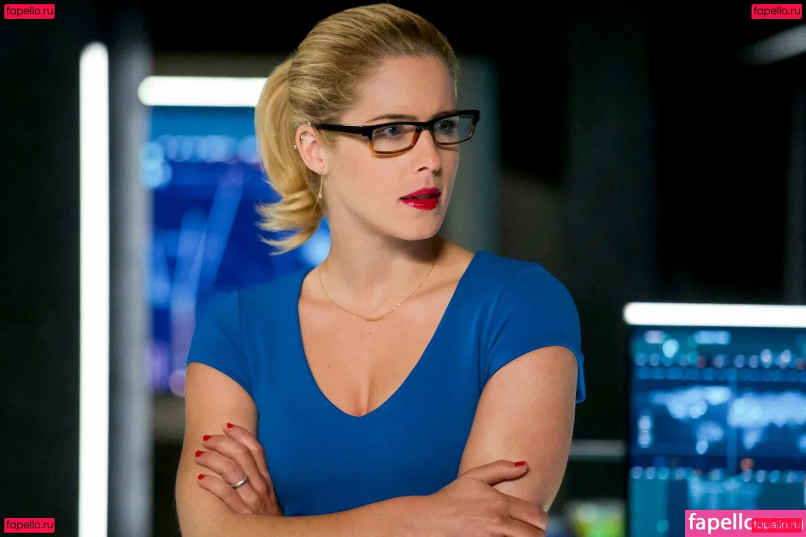 Emily Bett Rickards Onlyfans Photo Gallery 