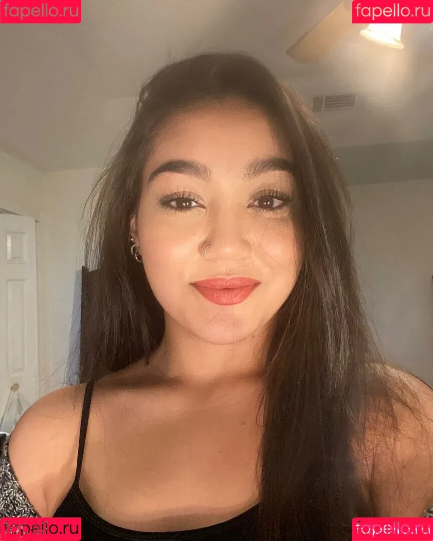 Roxanne Perez Onlyfans Photo Gallery 