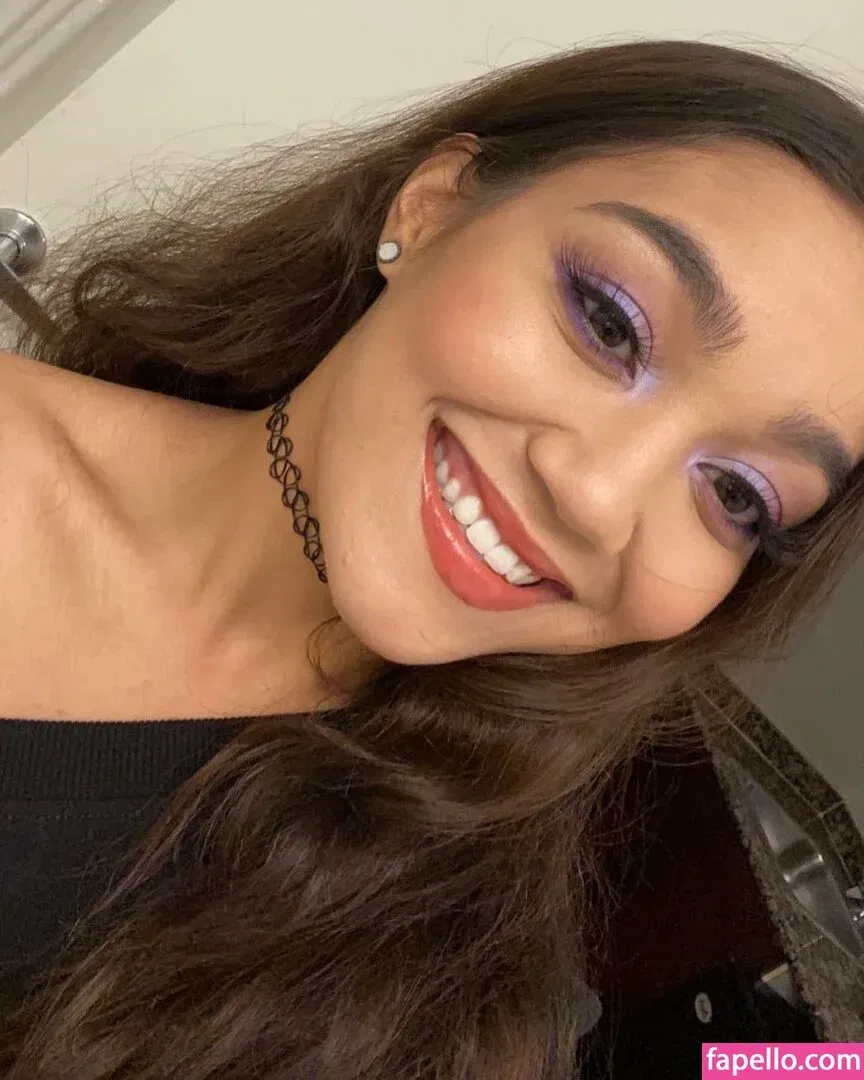 Roxanne Perez Onlyfans Photo Gallery 