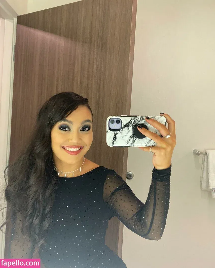 Roxanne Perez Onlyfans Photo Gallery 