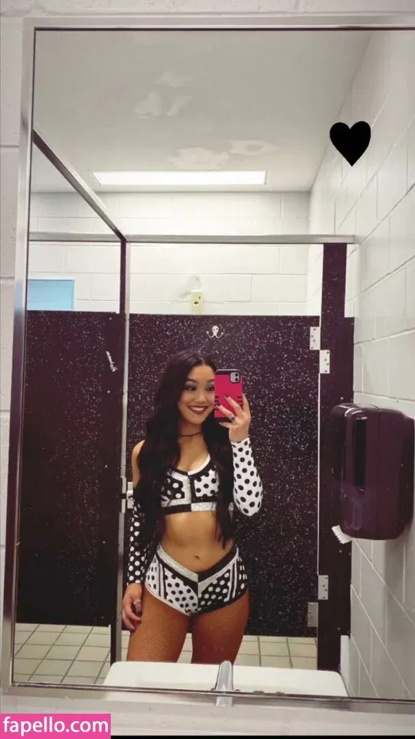 Roxanne Perez Onlyfans Photo Gallery 