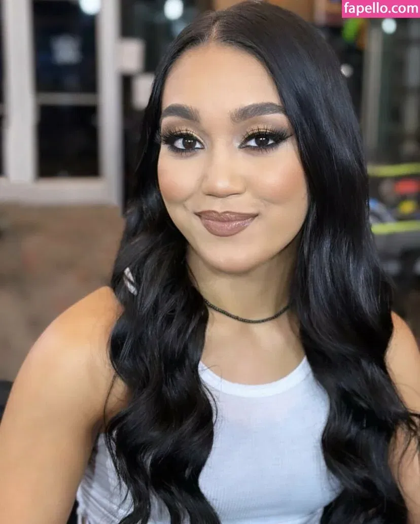 Roxanne Perez Onlyfans Photo Gallery 