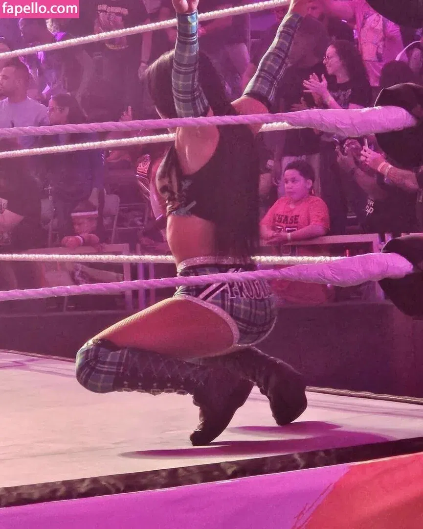 Roxanne Perez Onlyfans Photo Gallery 