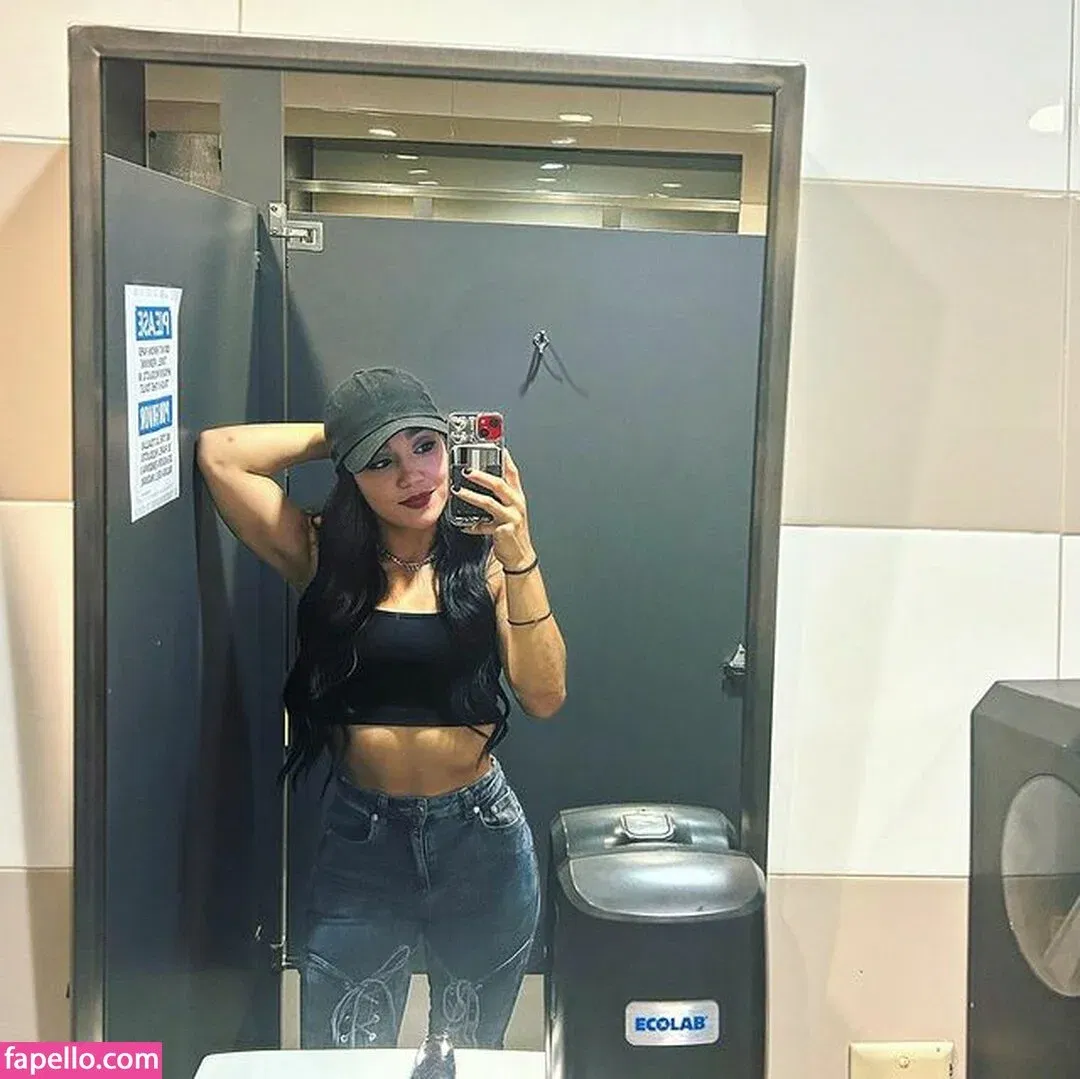 Roxanne Perez Onlyfans Photo Gallery 