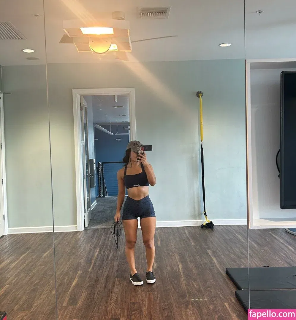 Roxanne Perez Onlyfans Photo Gallery 