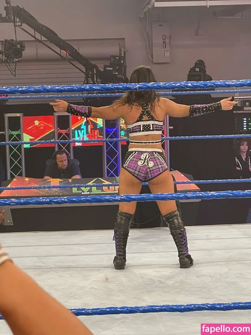 Roxanne Perez Onlyfans Photo Gallery 