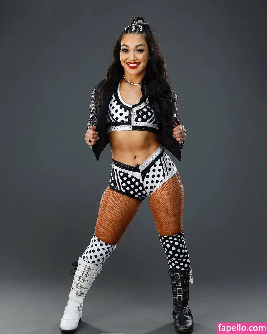 Roxanne Perez Onlyfans Photo Gallery 