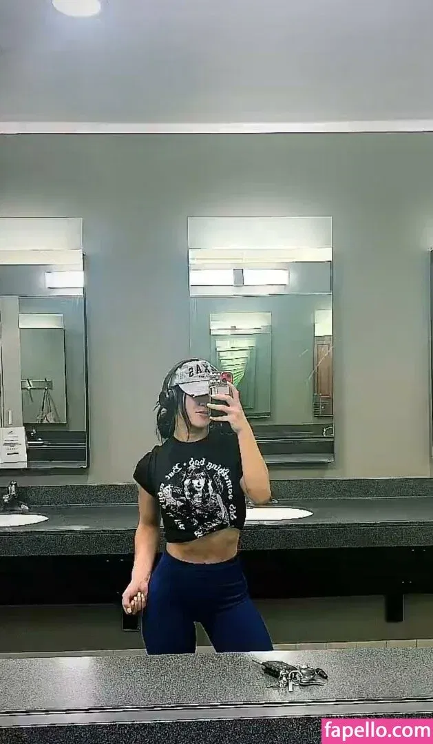 Roxanne Perez Onlyfans Photo Gallery 