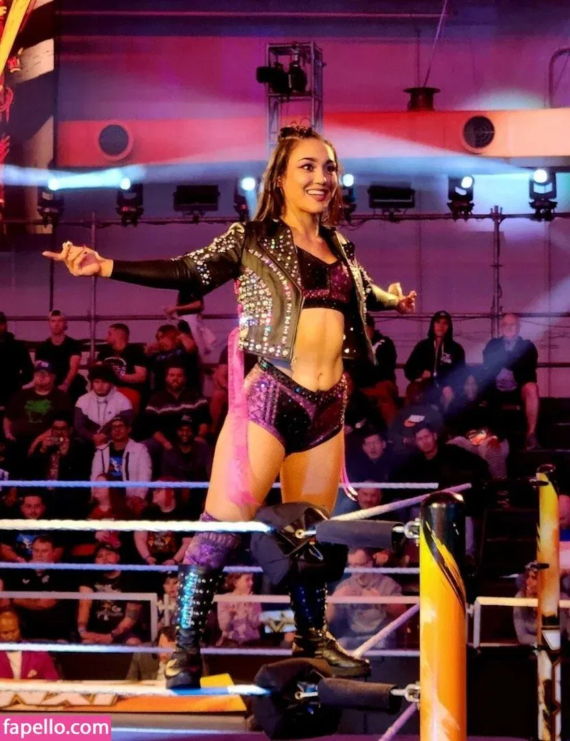 Roxanne Perez Onlyfans Photo Gallery 