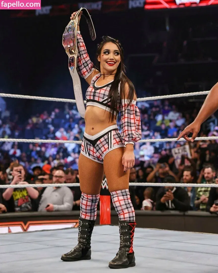 Roxanne Perez Onlyfans Photo Gallery 