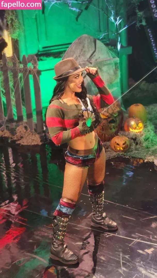 Roxanne Perez Onlyfans Photo Gallery 