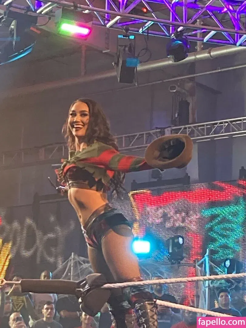 Roxanne Perez Onlyfans Photo Gallery 