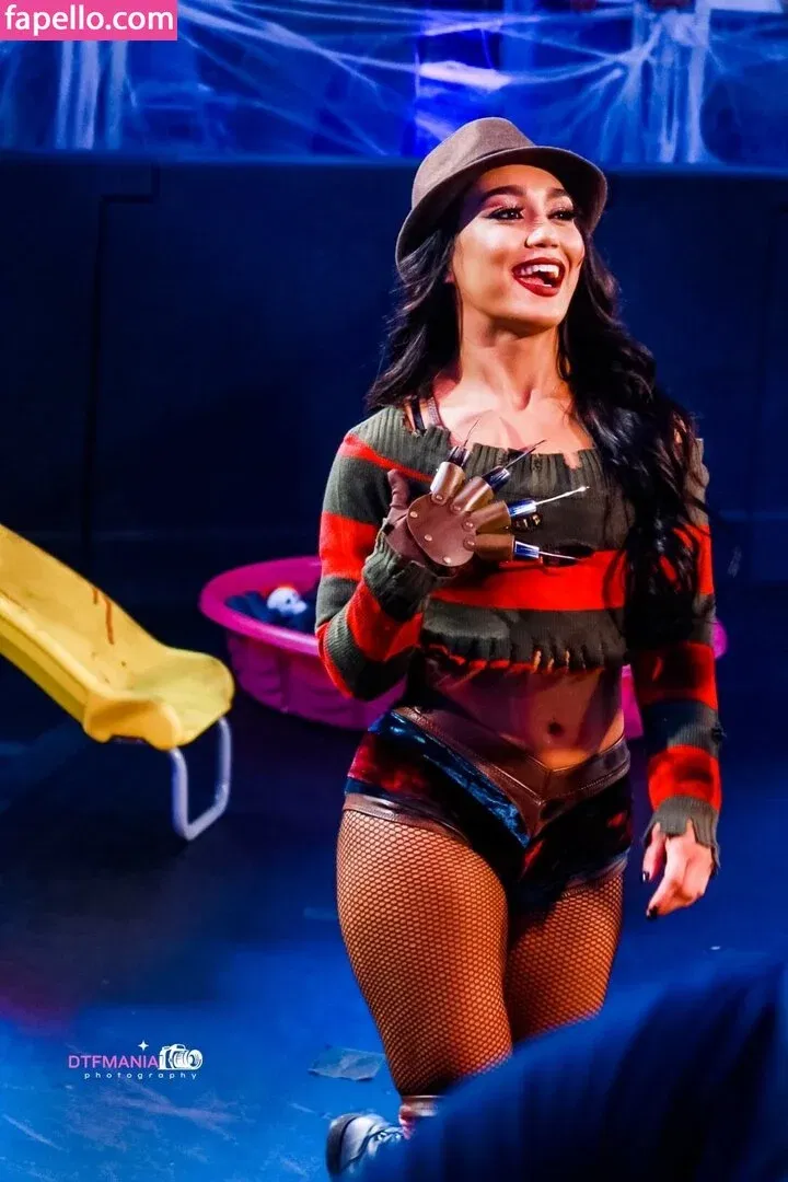 Roxanne Perez Onlyfans Photo Gallery 