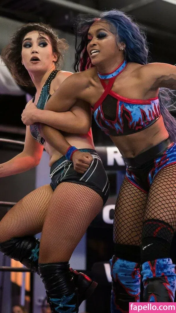 Roxanne Perez Onlyfans Photo Gallery 