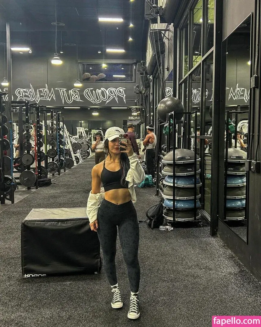 Roxanne Perez Onlyfans Photo Gallery 