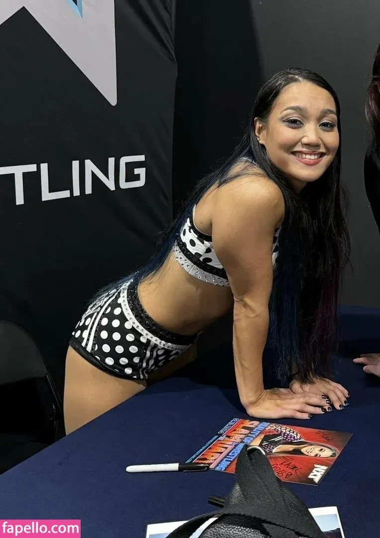 Roxanne Perez Onlyfans Photo Gallery 