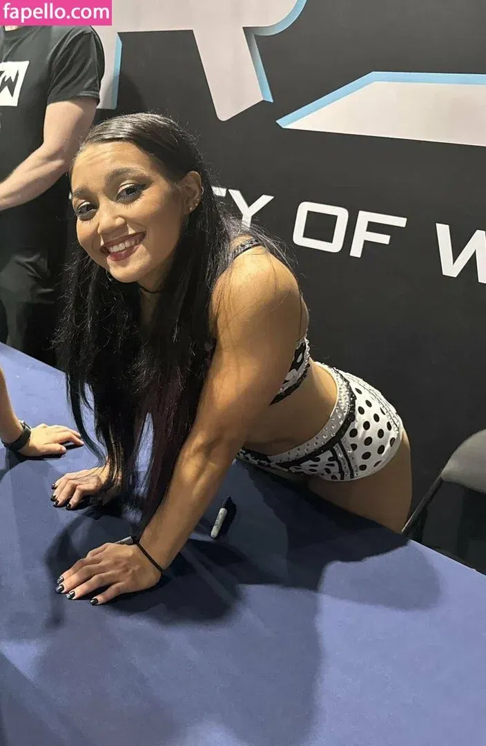 Roxanne Perez Onlyfans Photo Gallery 