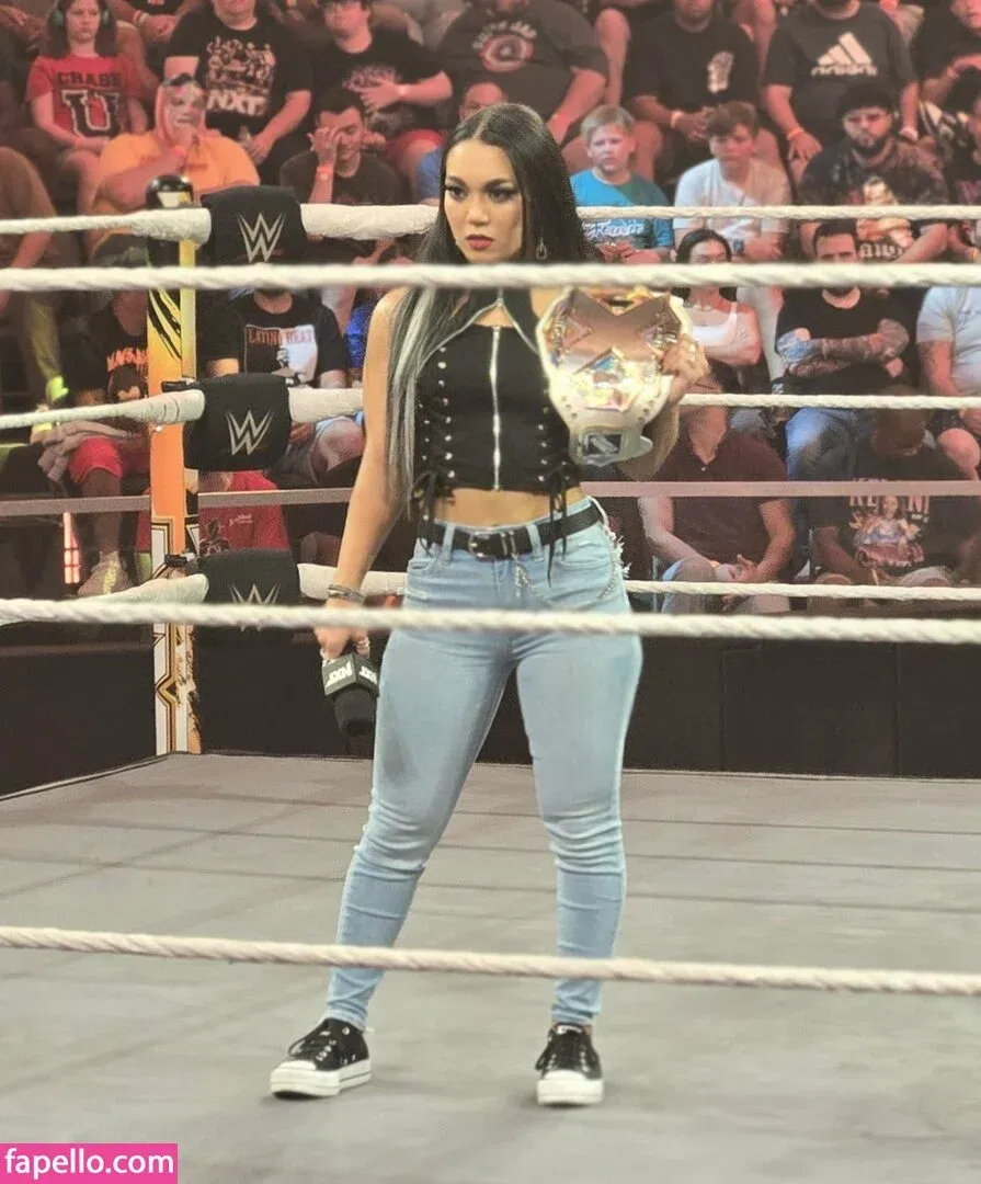 Roxanne Perez Onlyfans Photo Gallery 