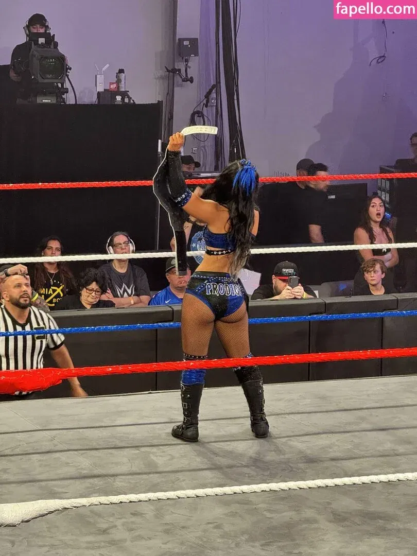 Roxanne Perez Onlyfans Photo Gallery 